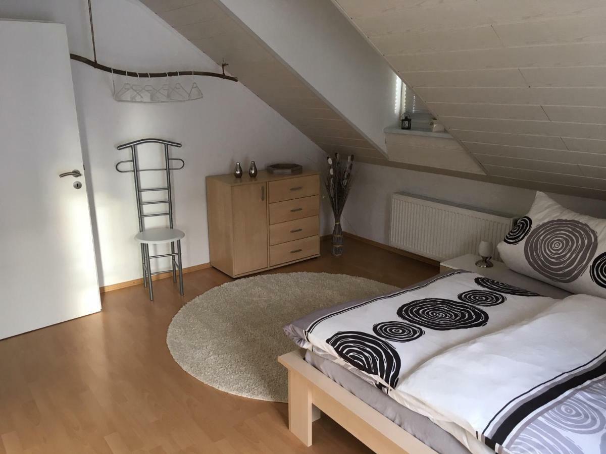 Zur Burgmauer *